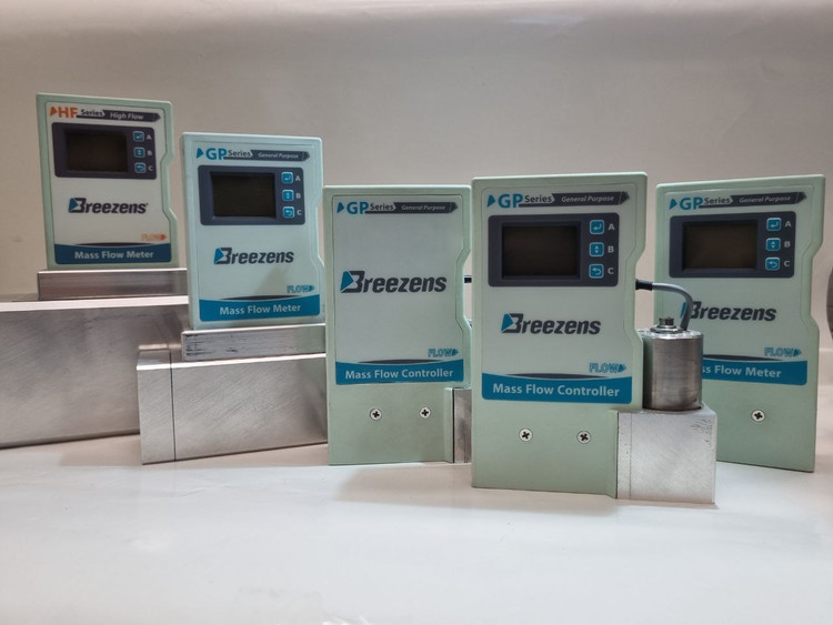 فلومتر CO₂ بریزنس مدل HFM نمایشگر، مناسب گلخانه و صنایع غذایی، رنج 500 تا 5000 نرمال لیتر بر دقیقه